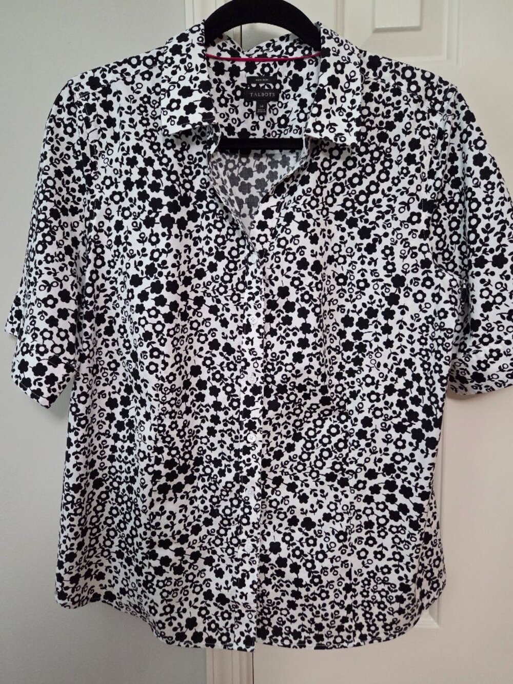 Talbots button down short sleeve black floral cotton no-iron shirt Size 14